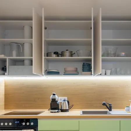 2br - Workspace With Elevator וארנה