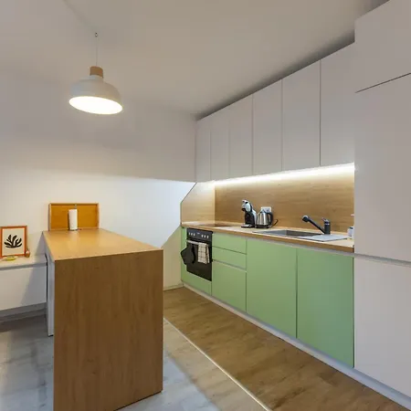 2br - Workspace With Elevator וארנה