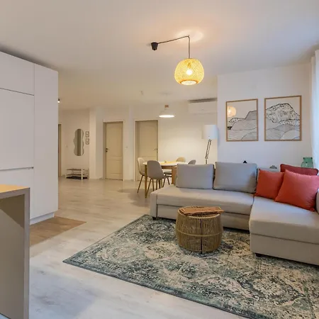 דירה 2br - Workspace With Elevator