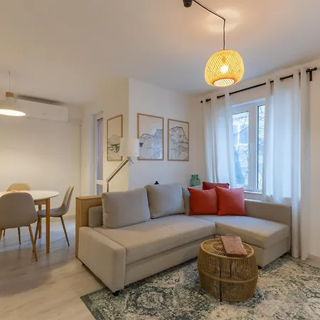 2br - Workspace With Elevator דירה